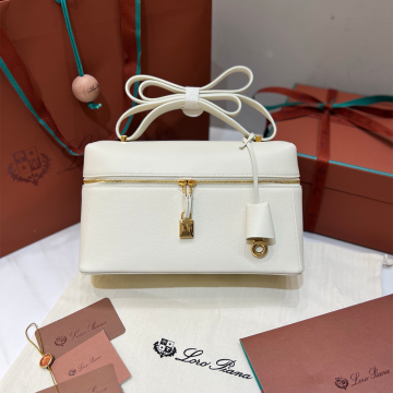 로로피아나 선데이 모닝 스무드 카프스킨 엑스트라 백 아이보리 L27