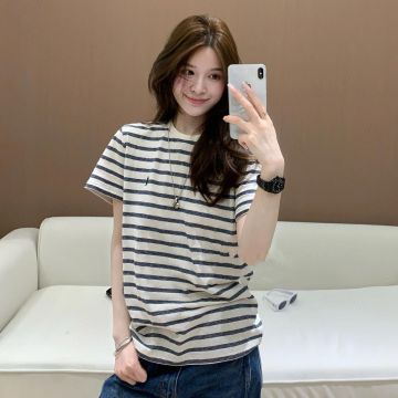 생로랑 저지 소재의 스트라이프 모노그램 티셔츠