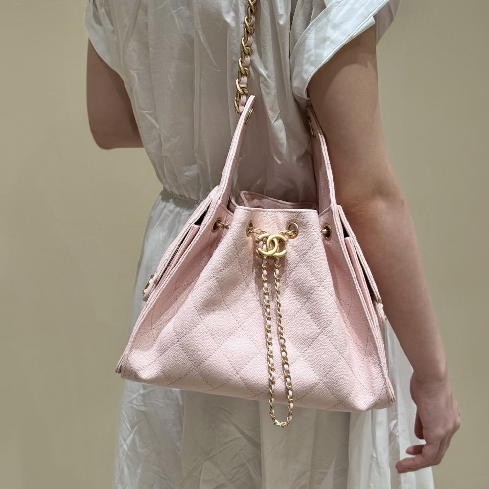 샤넬 25 스몰 핸드백 그레인드 카프스킨 & 골드 메탈 핑크