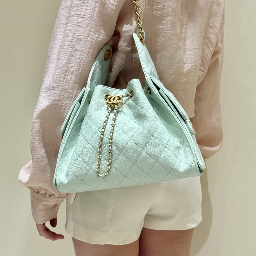 샤넬 25 스몰 핸드백 그레인드 카프스킨 & 골드 메탈 민트