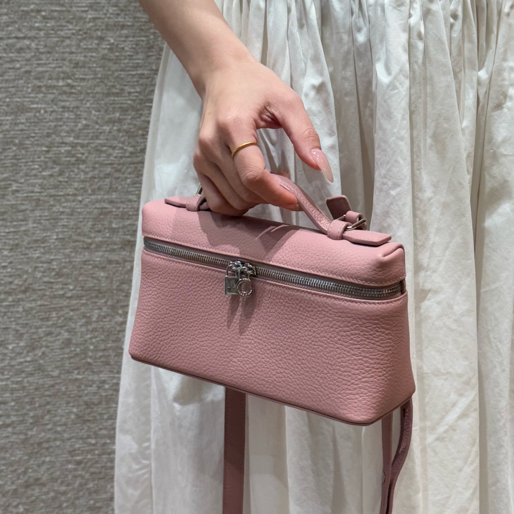 로로피아나 엑스트라 포켓 L19 데님 브라운 은장