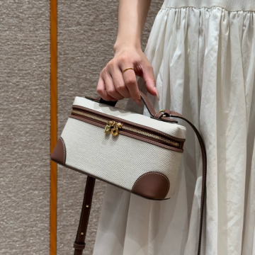 로로피아나 엑스트라 포켓 L19 데님 브라운 금장