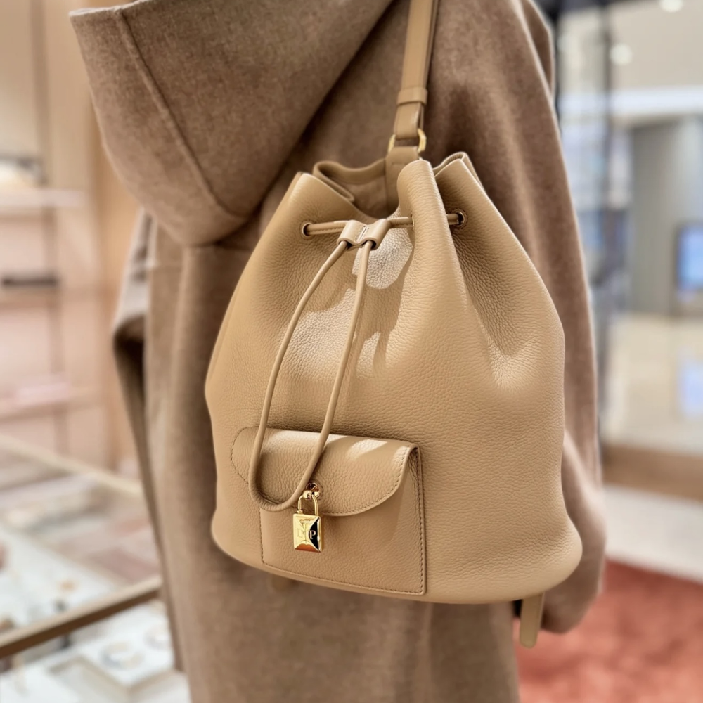 로로피아나 엑스트라 드로스트링 백팩 L27 베이지 금장