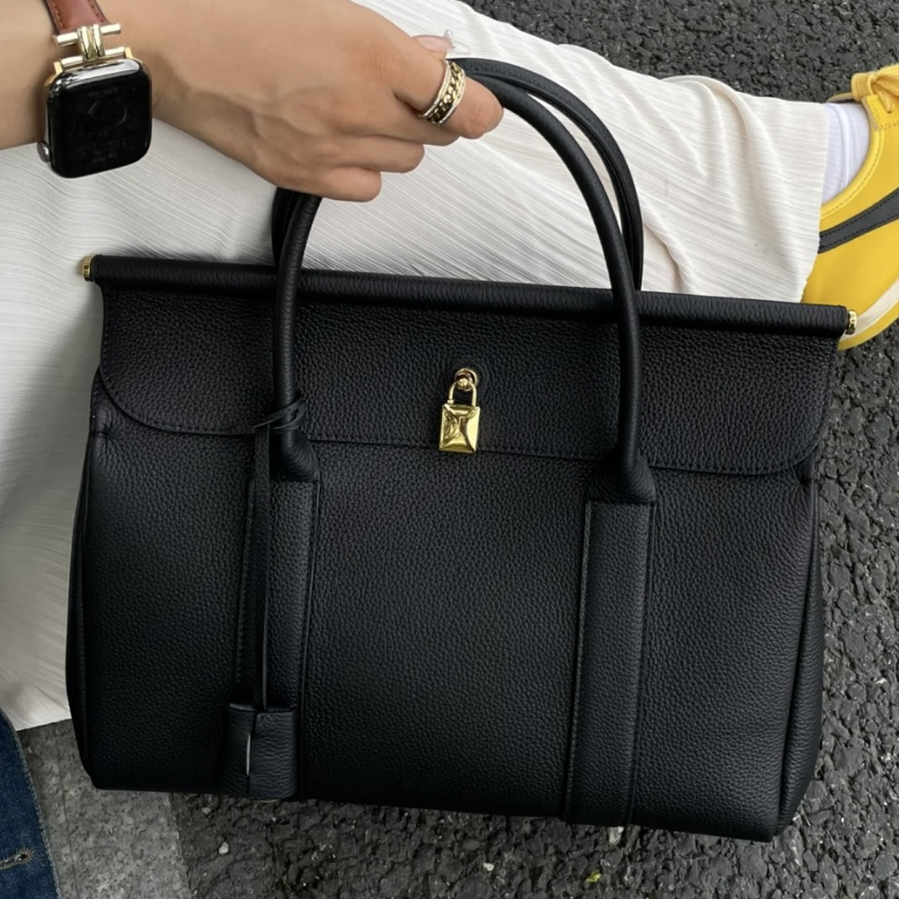 로로피아나 룸 백 L25 블랙/선 골드