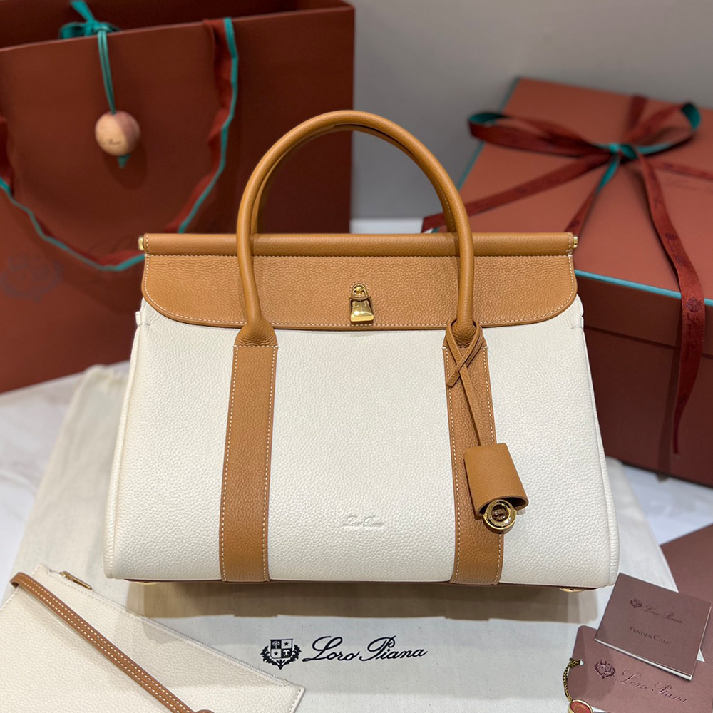 로로피아나 룸 백 L32 화이트 & 브라운