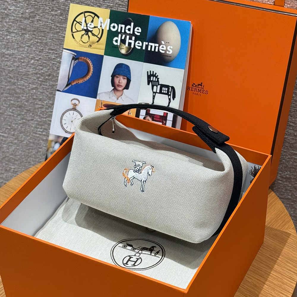 올수공 에르메스 브리드 어 브랙 파우치 PM Noir 페브릭 실버 하드웨어