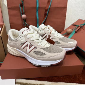 뉴발란스 x 로로 피아나 990v6 메이드 인 USA 크림